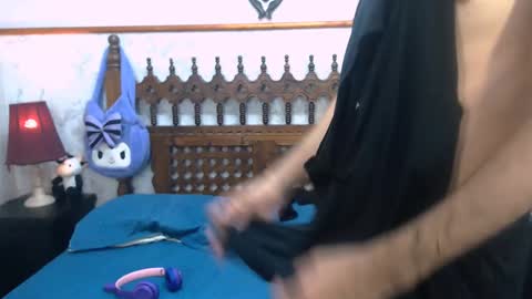 milanzaire online show from March 2, 2:19 am