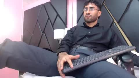 milanzaire online show from October 5, 1:47 am