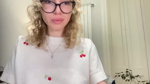 Mila online show from September 21, 3:38 pm