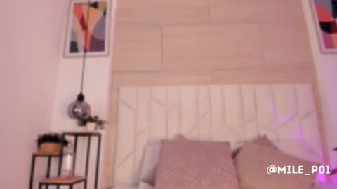 M I L E  online show from December 18, 12:11 pm