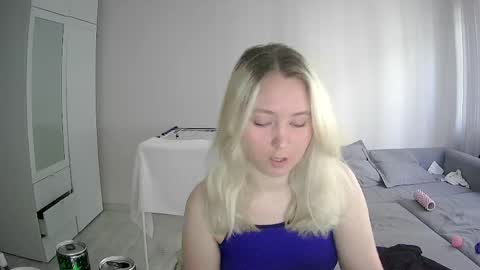Milena new nonude shy blonde natural online show from June 7, 5:51 pm