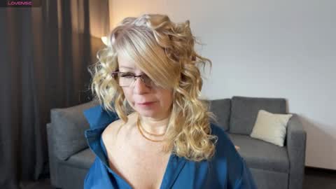 Milena online show from February 17, 5:39 am