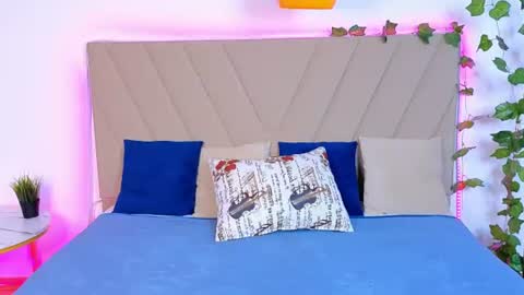 Miles online show from August 5, 3:58 am