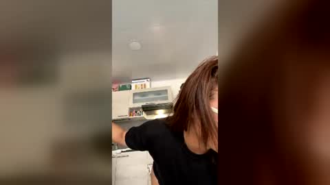 Melissa online show from July 14, 1:38 pm