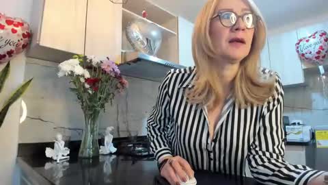 ASHLEY online show from February 20, 6:35 pm