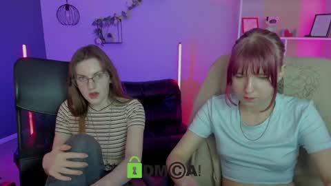 milky_mia_ online show from April 30, 9:19 pm