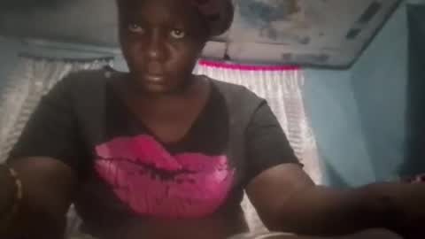 milkyebony254 online show from September 12, 8:33 pm