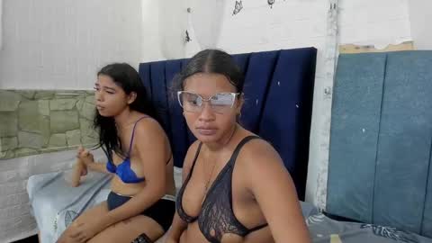 Snapshot of milkylove_19_ chatting on September 21, 3:38 pm milkylove_19_ online show from September 21, 3:38 pm