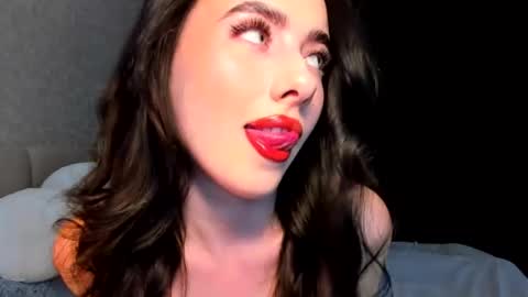 Snapshot of milla__moore chatting on October 2, 4:17 pm milla moore online show from October 2, 4:17 pm