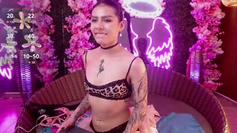 Snapshot of milla_davis chatting on October 21, 2:43 pm MILLA online show from October 21, 2:43 pm