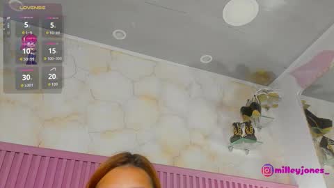 milleyjones_ online show from February 24, 11:46 am