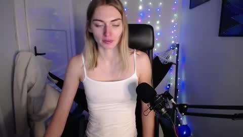 millie_lacroix online show from December 30, 6:38 pm