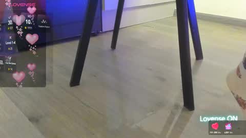 Welcome My name is Tina online show from October 6, 9:54 pm