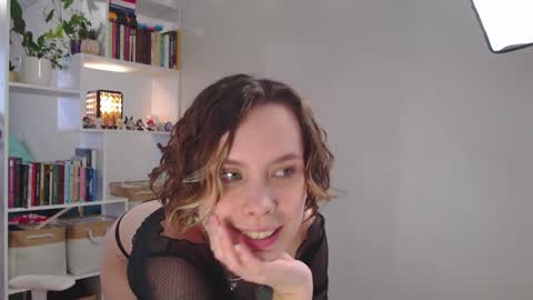 Snapshot of milly_ross23 chatting on January 28, 8:25 am Milly online show from January 28, 8:25 am