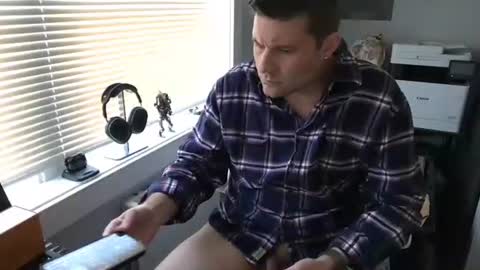Snapshot of milo_uncensored chatting on October 21, 3:16 pm milo_uncensored online show from October 21, 3:16 pm