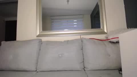 miloslove online show from March 4, 11:08 am