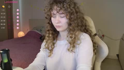 milounee online show from February 10, 6:49 am