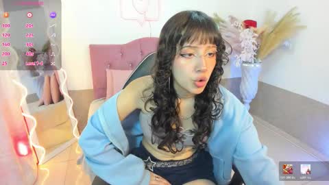 mily_tay online show from March 24, 11:49 am