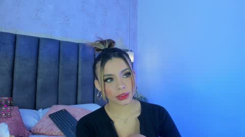 Snapshot of milyy_vermont chatting on January 5, 8:00 pm Milyy online show from January 5, 8:00 pm