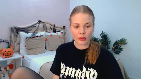 Kelly online show from October 30, 3:45 pm