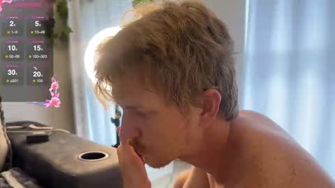 Mimi online show from March 11, 6:52 pm