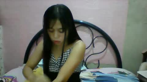 mimiyolove online show from February 4, 10:00 am