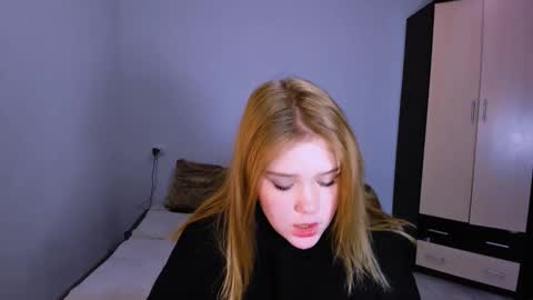 hi Im Mina  online show from December 19, 9:27 am