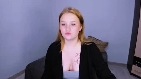 hi Im Mina  online show from December 5, 4:34 am