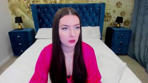 minchelskatrina online show from February 4, 7:12 am