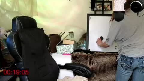 Mindy Mars online show from April 1, 3:09 pm