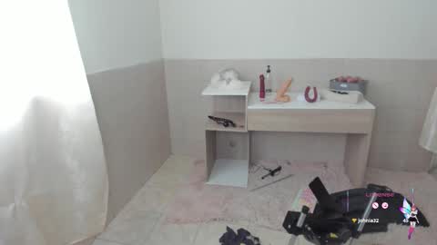 Amber online show from September 9, 6:52 pm