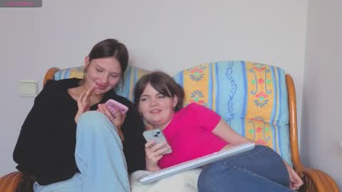 KarinaLeila online show from September 12, 7:10 am