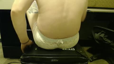 minime1920 online show from October 21, 2:27 am