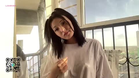 minnie_joy_ online show from April 9, 12:00 pm