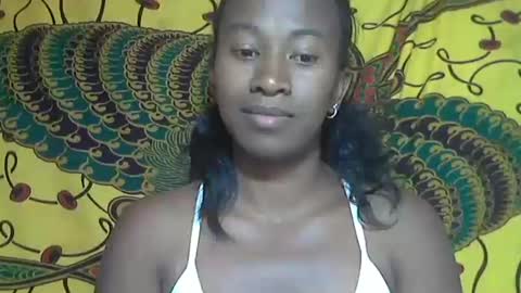 Snapshot of minouch211907 chatting on October 12, 1:15 pm minouch211907 online show from October 12, 1:15 pm