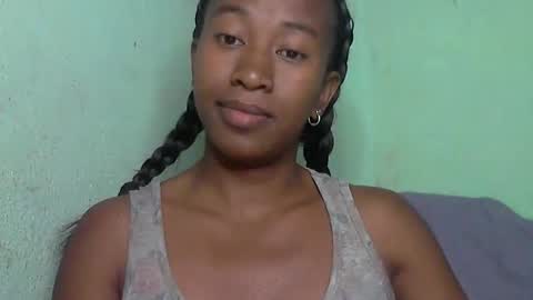 minouch211907 online show from May 15, 2:42 am