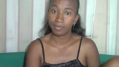 minouch211907 online show from January 7, 6:18 am