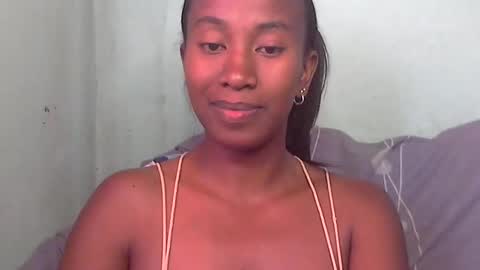 minouch211907 online show from May 11, 7:26 am