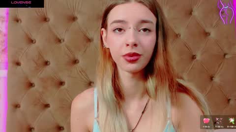mira_lynxx online show from November 10, 5:10 am