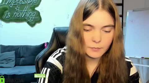 miraa_bloom online show from March 3, 3:52 pm