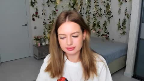 Emma online show from October 12, 1:09 am