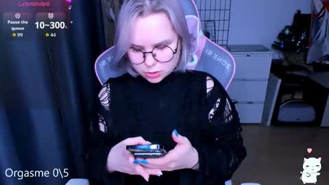 Kira online show from March 5, 6:50 pm