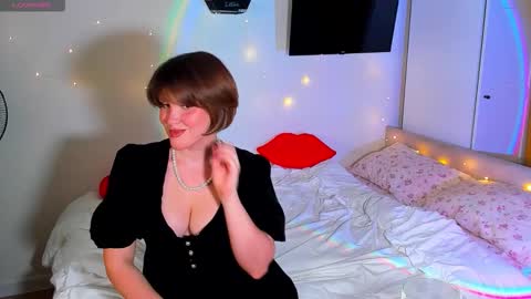 Snapshot of mirrorofsoul chatting on October 5, 4:25 pm Shelley online show from October 5, 4:25 pm