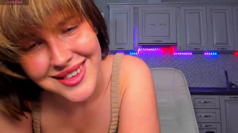 Snapshot of mirrorofsoul chatting on January 17, 5:53 am Shelley online show from January 17, 5:53 am