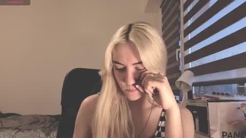 misa_0 online show from November 4, 3:13 pm