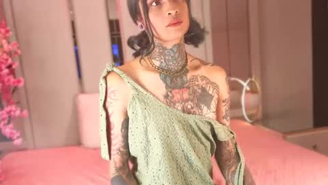     online show from February 12, 3:04 pm