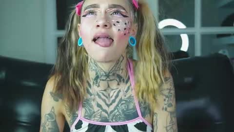 miss___angel online show from March 4, 10:34 am