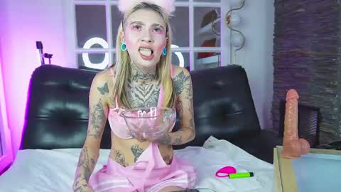 miss___angel online show from March 26, 11:15 am