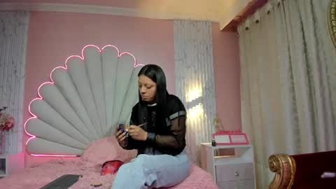 miss__star_ online show from June 20, 3:18 pm