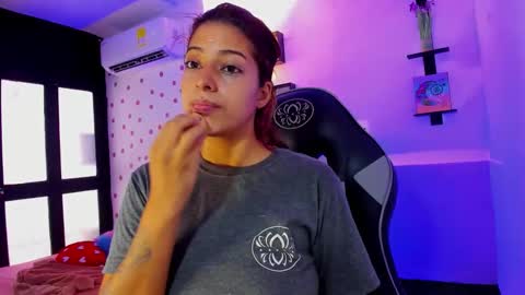 Snapshot of miss_akemi chatting on October 8, 1:06 pm Akemi 3 online show from October 8, 1:06 pm